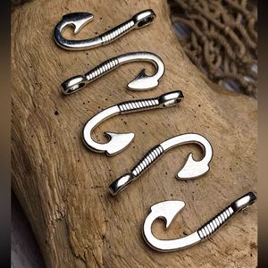 Silver FISH HOOKS Pendants Clasps Charms Jewelry making Lot Crafting diy Lot